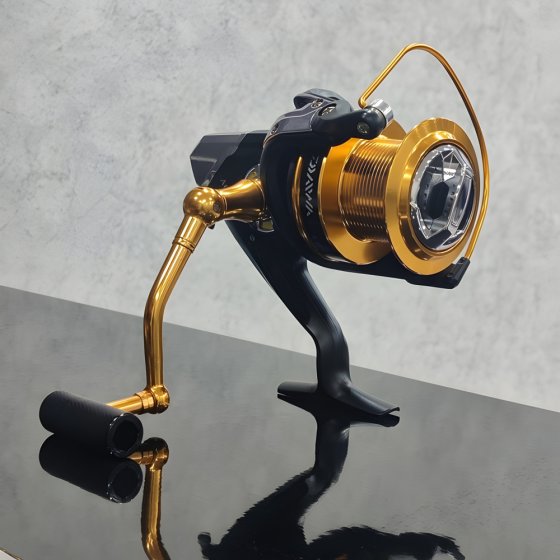 چرخ ماهیگیری برند دایوا مدل 10000AO